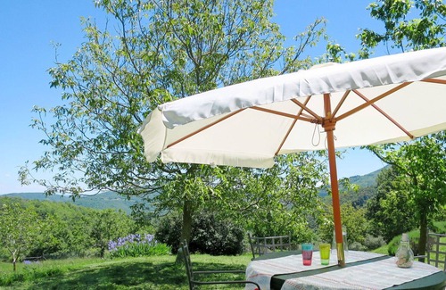 Montieri Apartment | Nice apartment for 4 people with WIFI, TV, patio, pets allowed and parking