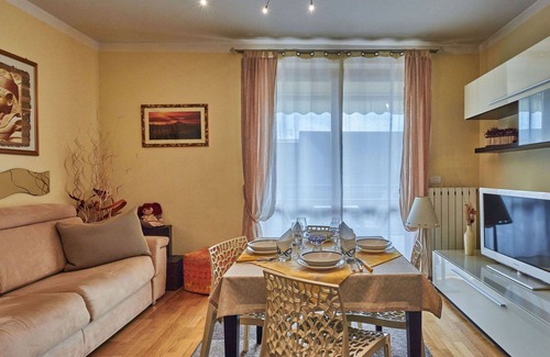 Lugana Apartment | Nice apartment for 4 people with pool, A/C, WIFI, TV and balcony