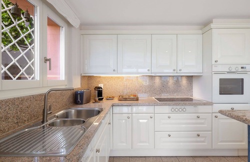 Locarno Apartment | Nice apartment for 4 people with WIFI, A/C, TV, patio and panoramic view