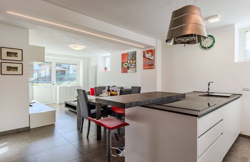 Consiglio di Rumo Apartment | Nice apartment for 4 people with hot tub, WIFI, TV and terrace