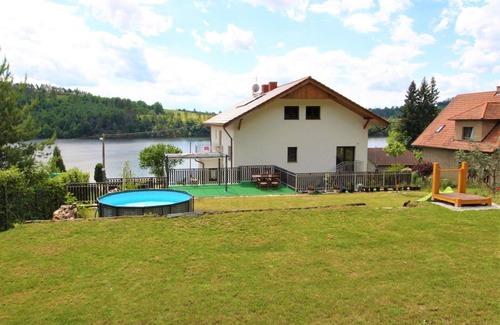 Zupanovice Apartment | Nice apartment for 5 guests with pool, WIFI, TV, patio, pets allowed and parking
