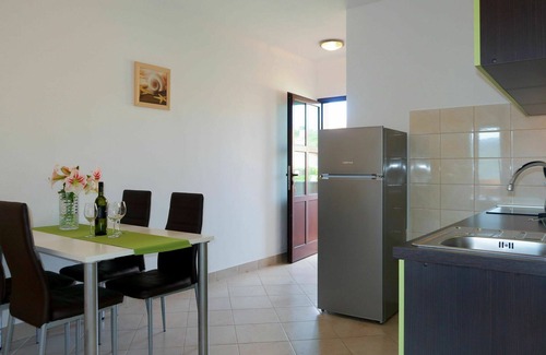 Kornic Apartment | Nice apartment for 5 people with WIFI, A/C, TV, balcony, pets allowed and parking