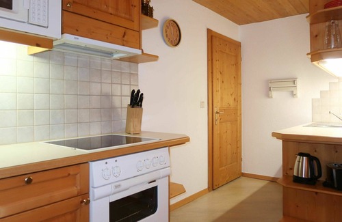 Kauns Apartment | Nice apartment for 6 guests with WIFI, TV, balcony, pets allowed and parking
