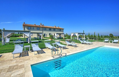 Vinci Apartment | Nice apartment for 6 people with A/C, pool, WIFI, TV, panoramic view and parking