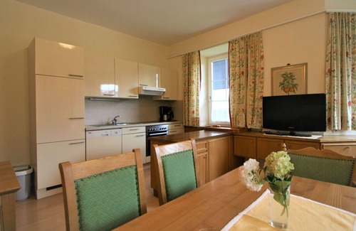 Mayrhofen Apartment | Nice apartment for 8 people with WIFI, TV and parking