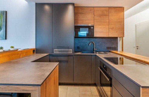 Annenheim Apartment | Nice apartment for 3 people with WIFI, TV, terrace and parking