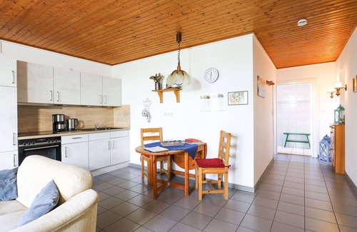 Oberndorf Apartment | Nice apartment for 2 people with WIFI, TV, patio, pets allowed and parking