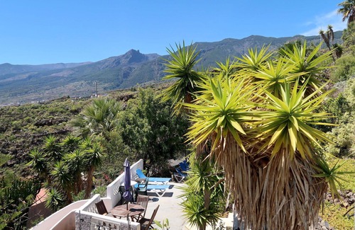 Las Cuevecitas Apartment | Nice apartment for 4 people with pool, WIFI, TV, terrace and parking