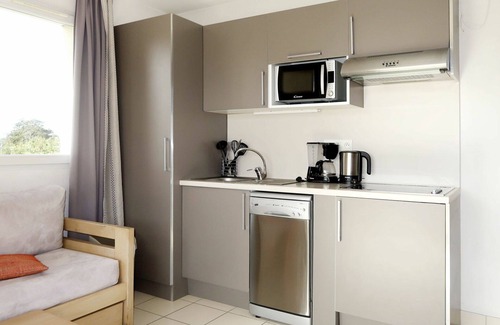 Frehel Apartment | Nice apartment for 4 guests with WIFI, pool, TV, terrace and pets allowed