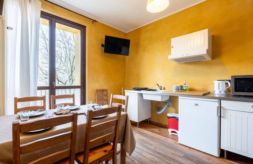 Cortemilia Apartment | Nice apartment for 6 guests with pool, WIFI, TV, terrace, pets allowed and parking