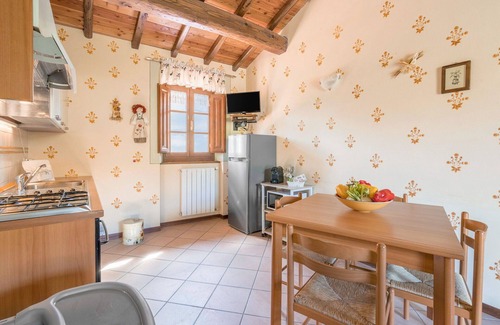 Cutigliano Apartment | Nice apartment for 4 guests with WIFI, pool, TV, pets allowed and parking