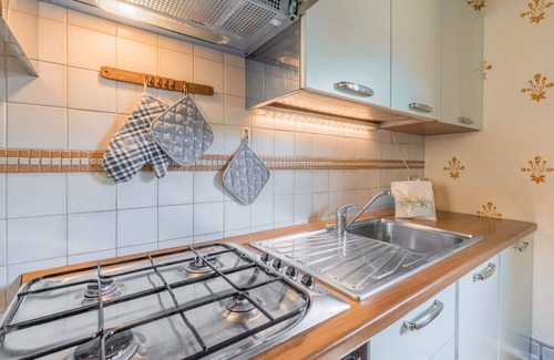 Cutigliano Apartment | Nice apartment for 4 guests with WIFI, pool, TV, pets allowed and parking