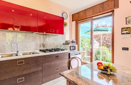 Gera Lario Apartment | Nice apartment for 4 people with WIFI, TV, patio, pets allowed and parking