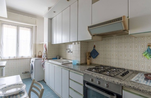 Vallecrosia Apartment | Nice apartment for 5 people with WIFI, TV, balcony and pets allowed