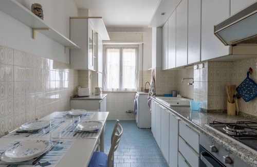 Vallecrosia Apartment | Nice apartment for 5 people with WIFI, TV, balcony and pets allowed