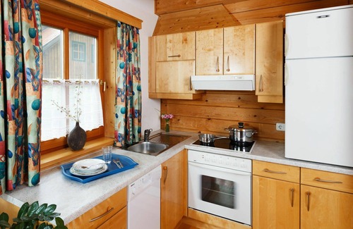 Schlierbach House | Nice apartment in villa for 4 people with pool, WIFI, TV, terrace, pets allowed and parking