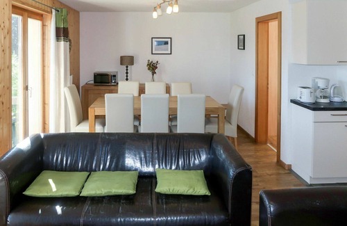 Heremence House | Nice apartment in villa for 8 guests with WIFI, TV, terrace and parking