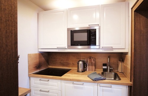 Entfelden Apartment | Nice apartment in a fantastic location right on track and trail