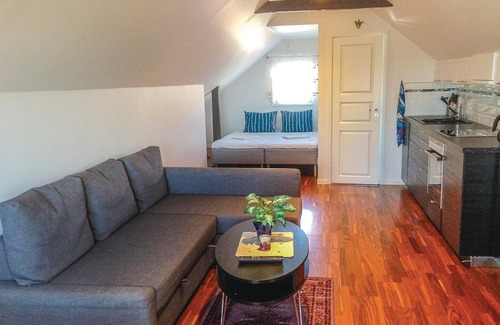 Klintehamn Apartment | Nice apartment in Klintehamn with WiFi