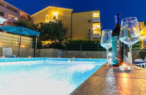 Dugis Apartment | Nice apartment in Makarska