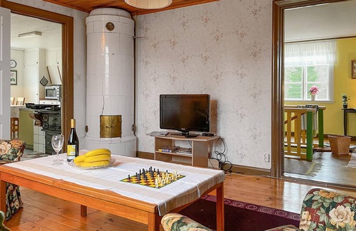 Mantorp Apartment | Nice apartment in Mantorp with kitchen