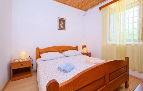 Sveti Jakov Apartment | Nice Apartment In Stivan