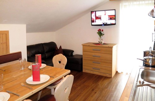 Distelberg Villa | Nice apartment in villa for 7 guests with WIFI, TV and terrace
