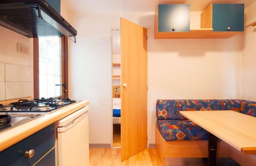 Cavallino-Treporti House | Nice apartment in villa with pool, A/C, WIFI, TV, terrace, pets allowed and parking