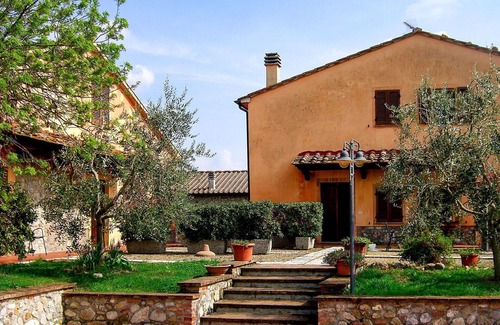 Lajatico Villa | Nice apartment in villa for 4 people with pool, WIFI, TV and patio