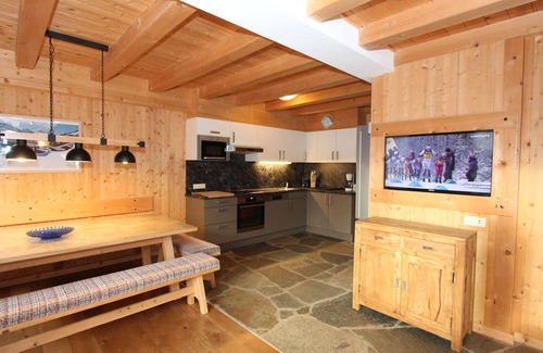 Tux House | Nice apartment in villa for 9 guests with WIFI, TV, terrace and parking