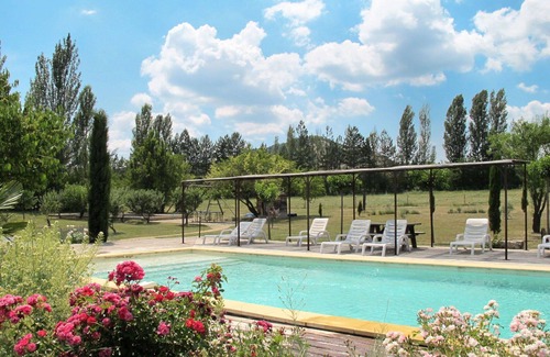 Sigonce Villa | Nice apartment in villa for 4 people with WIFI, pool, patio, pets allowed and parking