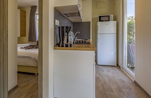Vinkuran House | Nice apartment in villa for 6 people with WIFI, pool, A/C, TV, terrace, pets allowed and parking