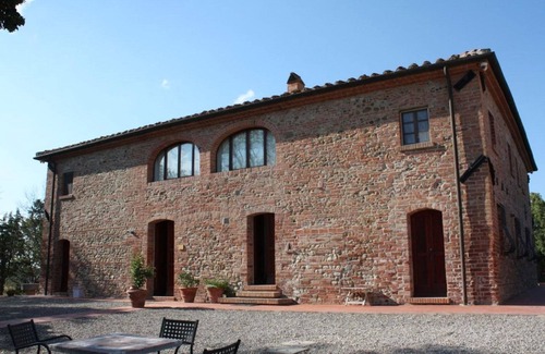 Peccioli Villa | Nice apartment in villa for 3 guests with WIFI, pool and panoramic view