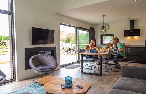Belfeld House | Nice apartment in villa for 6 people with WIFI, pool, TV, terrace and parking