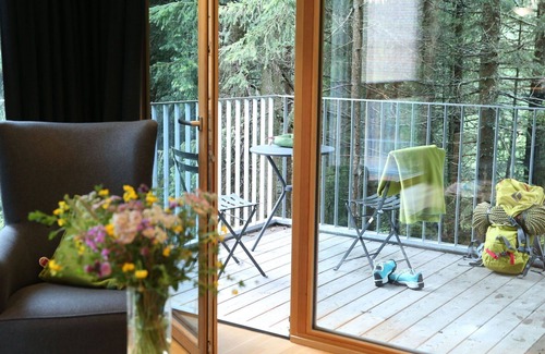 Großdorf House | Nice apartment in villa for 6 people with WIFI, pool, TV and terrace