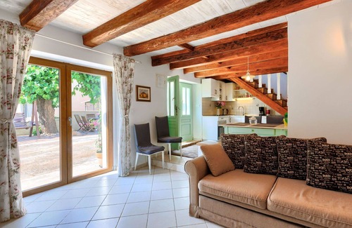 Kastelir House | Nice apartment in villa for 6 guests with pool, WIFI, A/C, TV, patio, pets allowed and parking