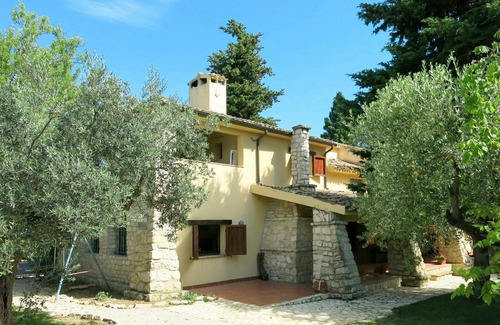 Casalbordino House | Nice apartment in villa for 6 guests with pool, WIFI, TV, terrace and parking