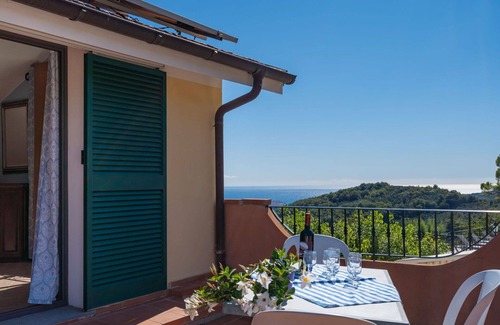 Valloria Apartment | Nice apartment for 30 guests with pool, WIFI, A/C, hot tub, TV, patio and parking