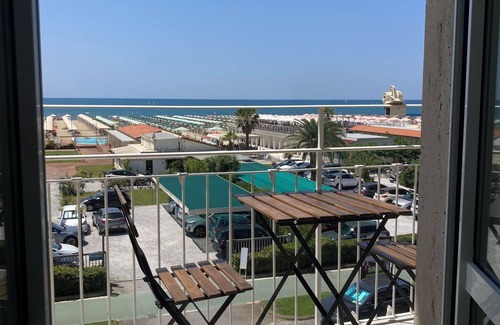 Tonfano Apartment | Nice apartment located in front of the beach with sea view