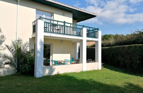 Saint-Vincent-de-Tyrosse Apartment | Nice app. T2 4/5 pers 3 lits - av terrasse- piscine -proche océan -8Km d'HOSSEGOR