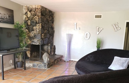 Adams Hill House | Nice big home with pool and views