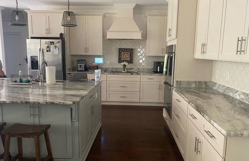 Appling House | “Nice Catch” Spacious 5-bedroom house in peaceful Appling