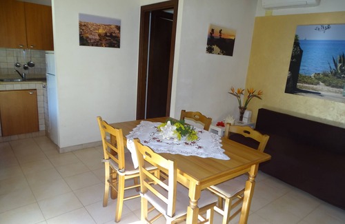 Marina di Modica House | Nice centrally located bungalow directly on the sandy beach