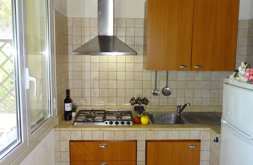 Marina di Modica House | Nice centrally located bungalow directly on the sandy beach