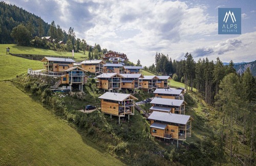 Pichl-Preunegg Ski Chalet | Nice chalet with balconies