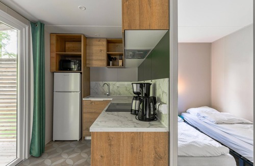 Vessem Ski Chalet | nice chalet with luxury bathroom and screened porch