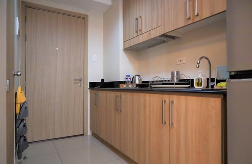 Barangay 76 Apartment | Nice comfy and spacious vacation condo here at Shore Residences