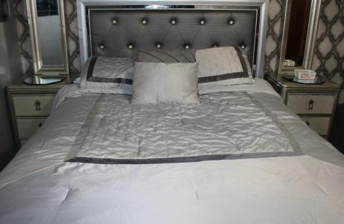Southeast Yonkers House | Nice Cozy Room By Empire City Casino And Cross County Mall