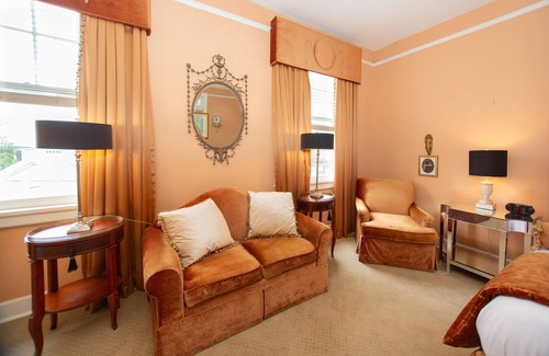 Durham Apartment | Nice + Cozy Studio in Durham, steps away from Duke