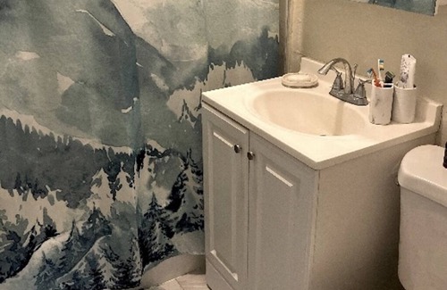 Glendale Apartment | Nice, cozy studio in the heart of Glendale